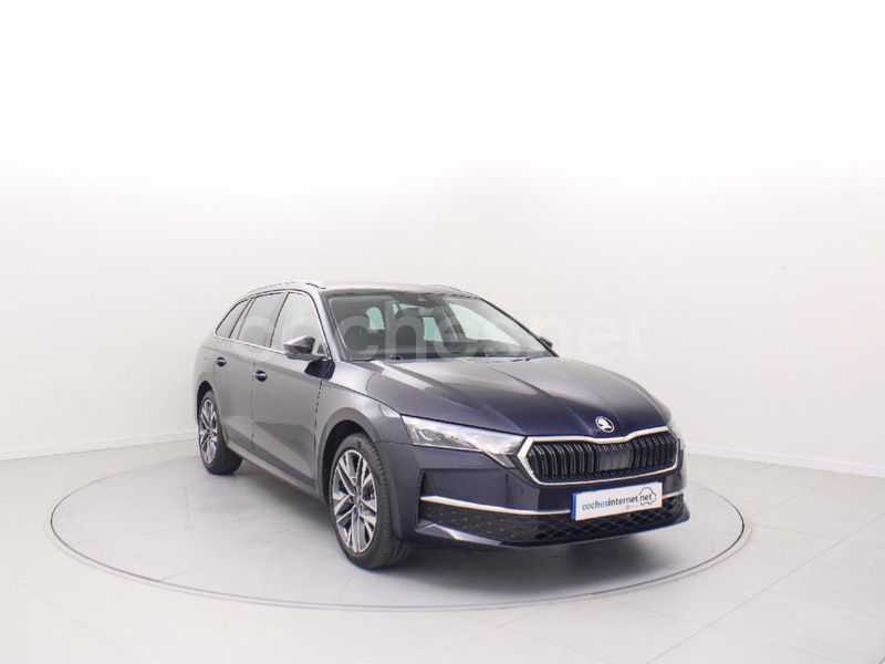 Azul Nuevo 2025 Skoda Octavia Familiar | 34.300 € (Precio justo) - Imagen 1/4