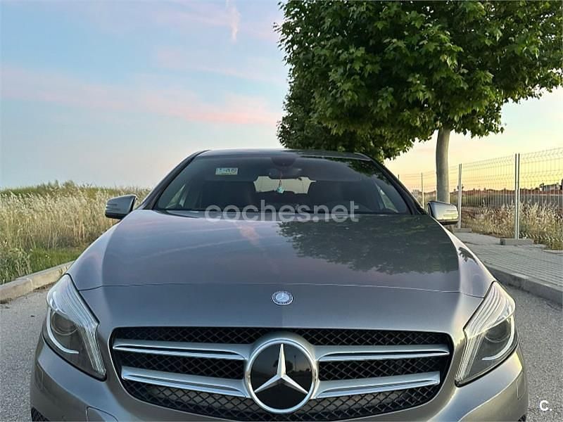Usado Mercedes A200 Style 136 CV (100 kW) 2014 Gris / plata Berlina
