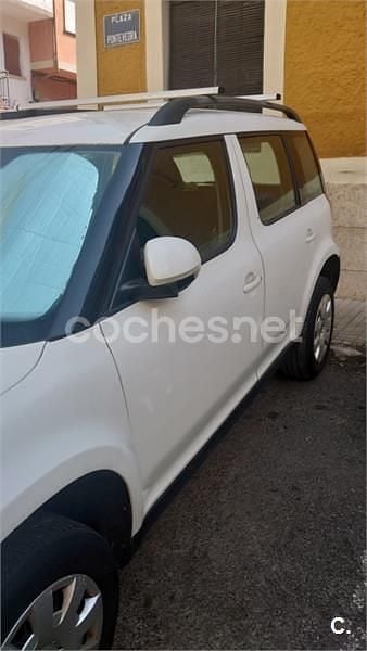 Usado Skoda Yeti Active 105 CV (77 kW) 2010 Blanco SUV