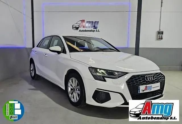 Usado Audi A3 Advanced Plus 110 CV (80 kW) 2021 Blanco Berlina