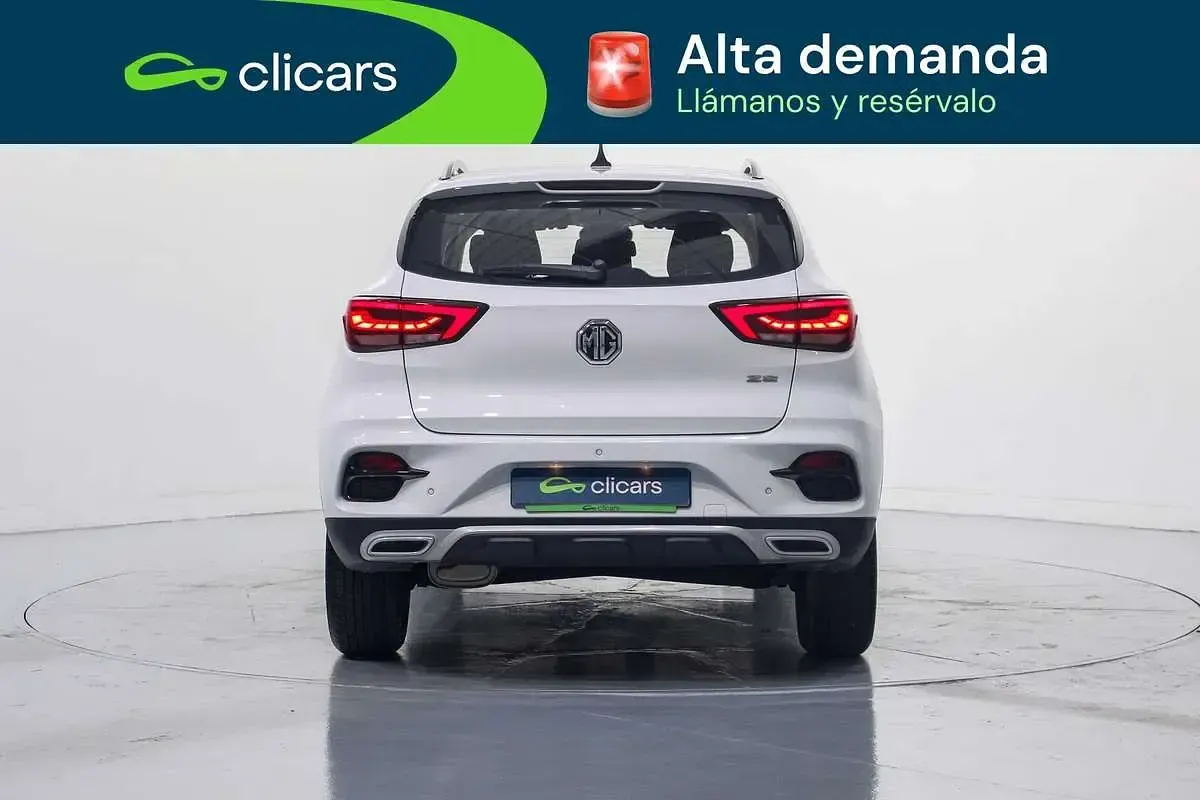 Usado MG ZS Luxury 111 CV (81 kW) 2023 Blanco SUV