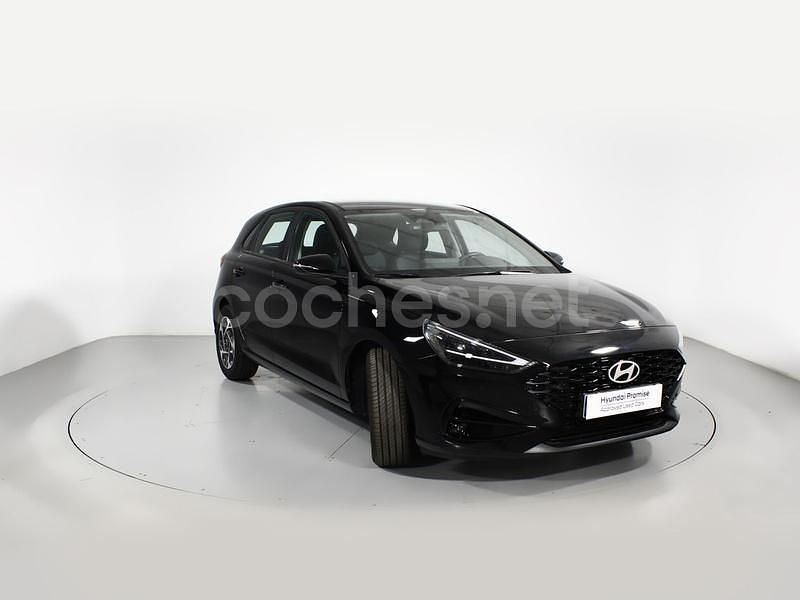 Negro Usado 2024 Hyundai i30 Berlina | 18.900 € (Super precio) - Imagen 1/4