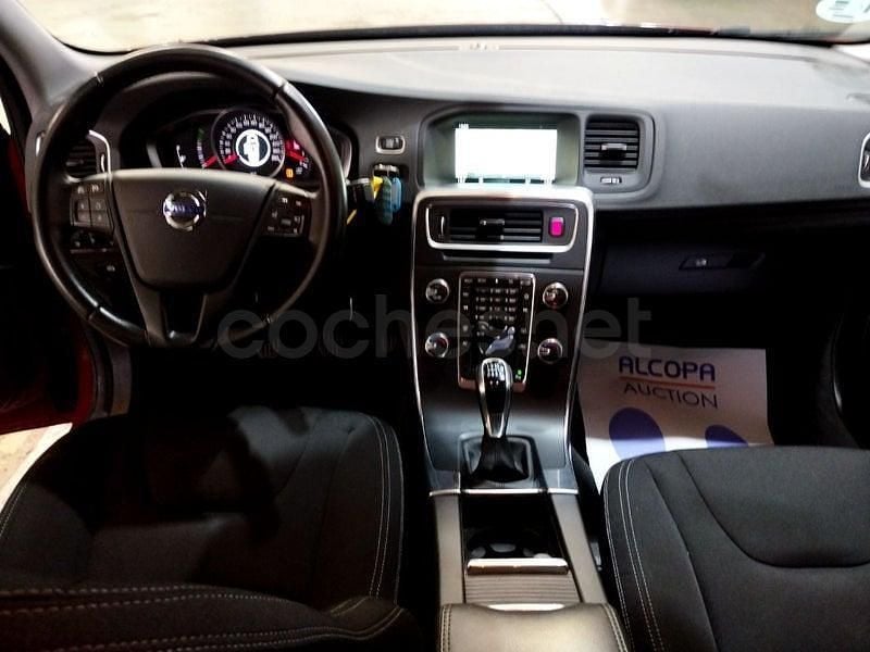 Usado Volvo S60 Kinetic 120 CV (88 kW) 2017 Rojo Berlina