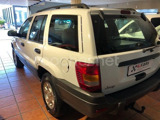 Usado Jeep Grand Cherokee Laredo 140 CV (102 kW) 1999 Gris / plata SUV