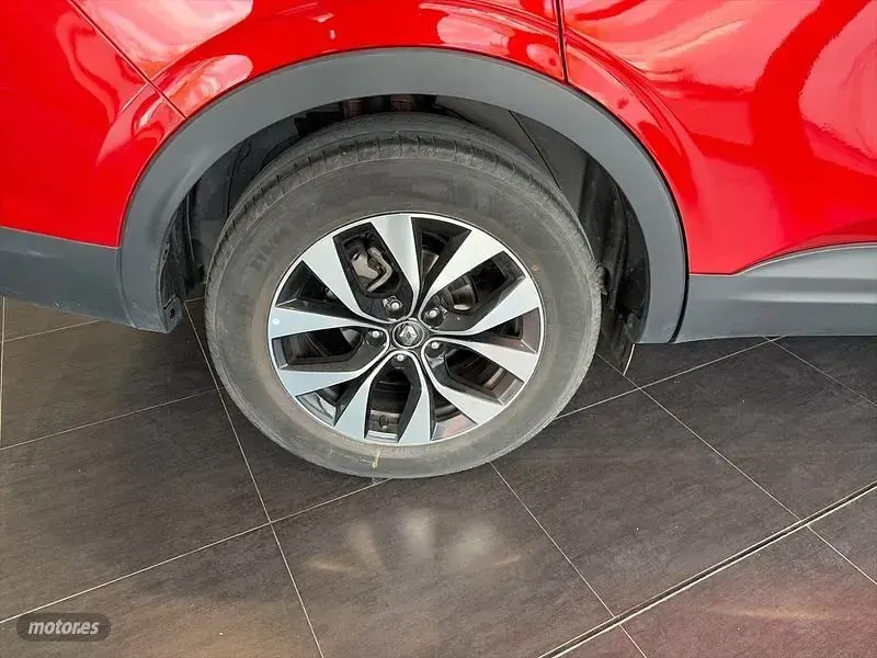 Usado Renault Arkana Equilibre 94 CV (69 kW) 2022 Rojo SUV