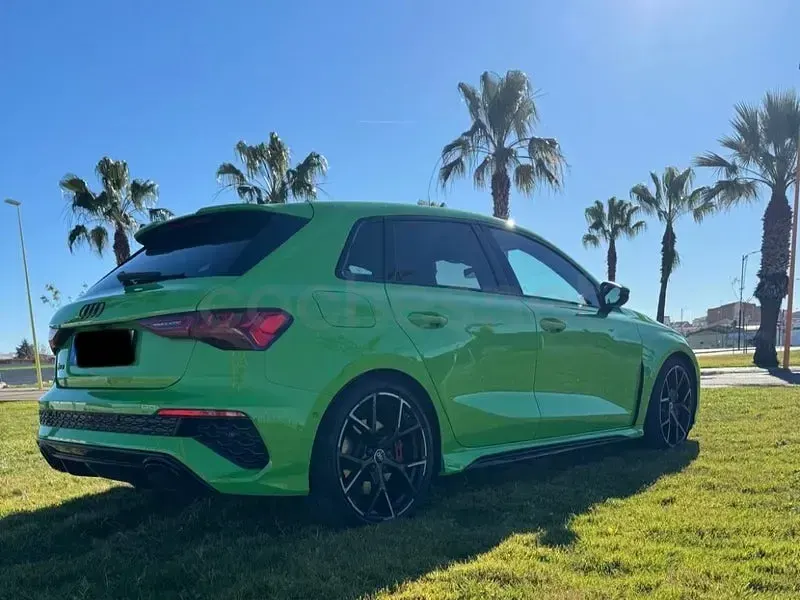 Usado Audi RS3 400 CV (294 kW) 2022 Verde Berlina