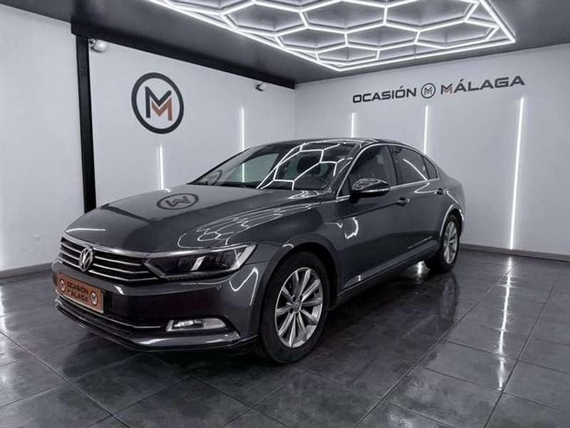 Usado VW Passat Advance 120 CV (88 kW) 2015 Gris Berlina