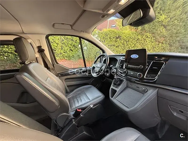 Usado Ford Tourneo Custom Titanium X 185 CV (136 kW) 2021 Gris / plata Van