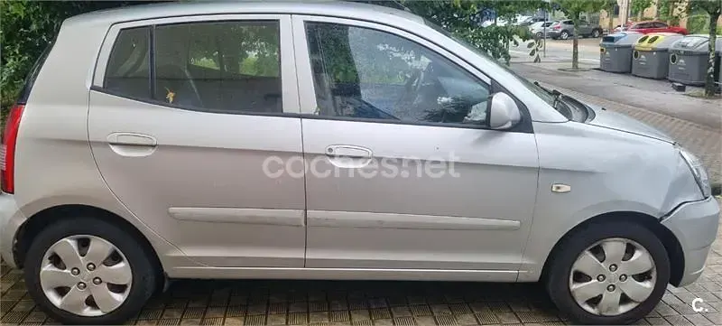 Usado Kia Picanto LX 65 CV (47 kW) 2004 Gris / plata Utilitario