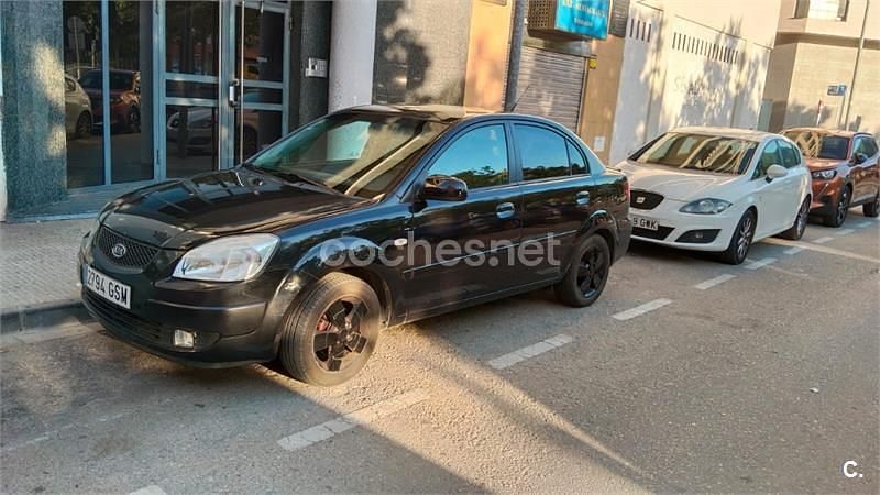 Usado Kia Rio 110 CV (80 kW) 2009 Negro Berlina