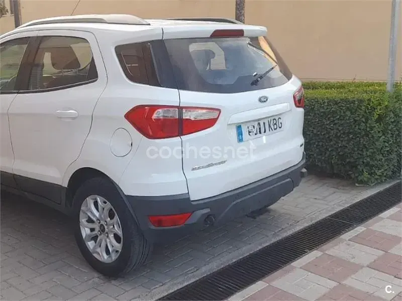 Usado Ford Ecosport Titanium 125 CV (91 kW) 2017 Blanco SUV