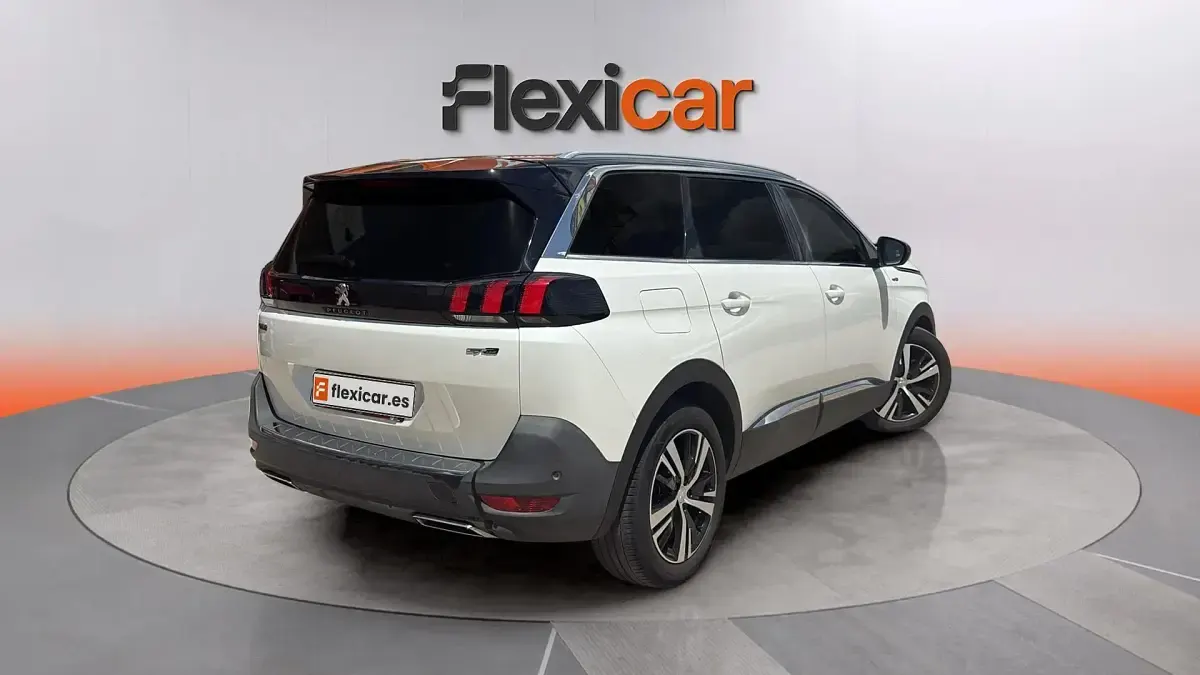 Usado Peugeot 5008 GT-line 131 CV (96 kW) 2017 Blanco SUV