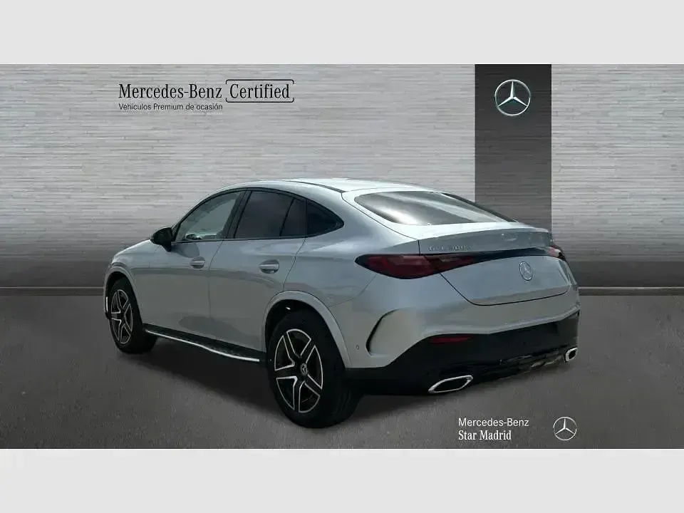 Usado Mercedes GLC300 AMG line 269 CV (197 kW) 2024 Plata hightec metalizado SUV