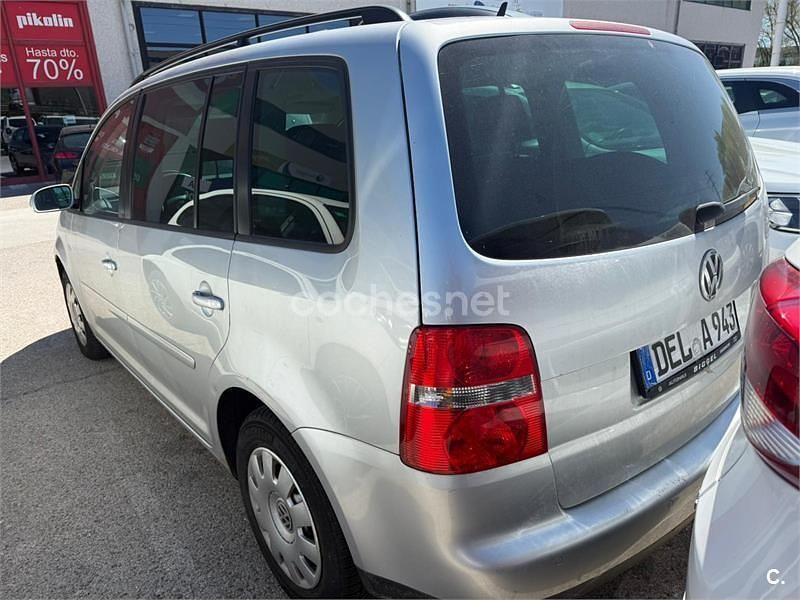 Usado VW Touran Edition 105 CV (77 kW) 2006 Gris / plata Monovolumen
