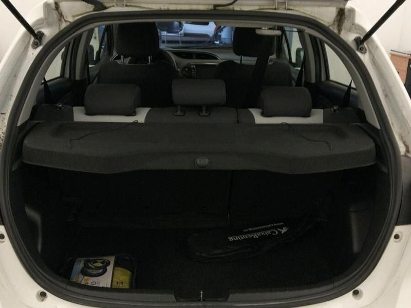 Usado Toyota Yaris Hybrid Active 73 CV (53 kW) 2020 Blanco