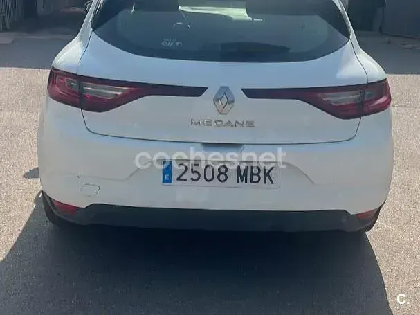 Usado Renault Mégane IV Zen 110 CV (80 kW) 2017 Blanco Berlina