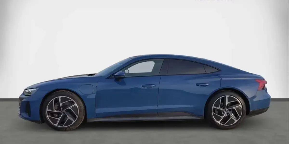 Usado Audi e-tron GT quattro 350 kW (476 CV) 2023 Azul Berlina