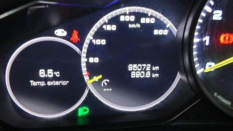 Usado Porsche Panamera 4 Executive 462 CV (339 kW) 2020 Gris / plata Berlina