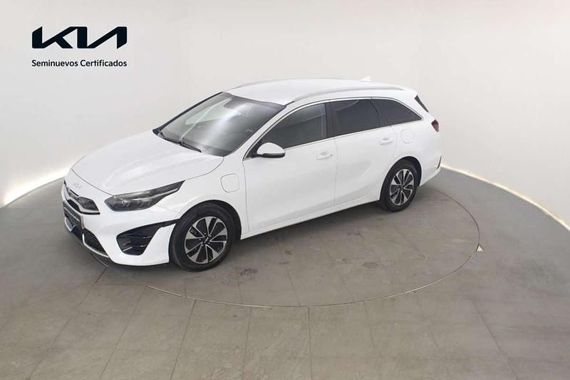 Usado Kia Ceed 141 CV (103 kW) 2025 Blanco Utilitario