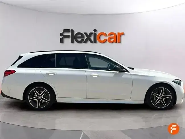 Usado Mercedes C220 200 CV (147 kW) 2024 Blanco Familiar