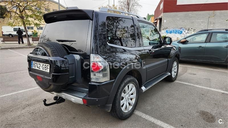 Usado Mitsubishi Montero 170 CV (125 kW) 2008 Negro SUV