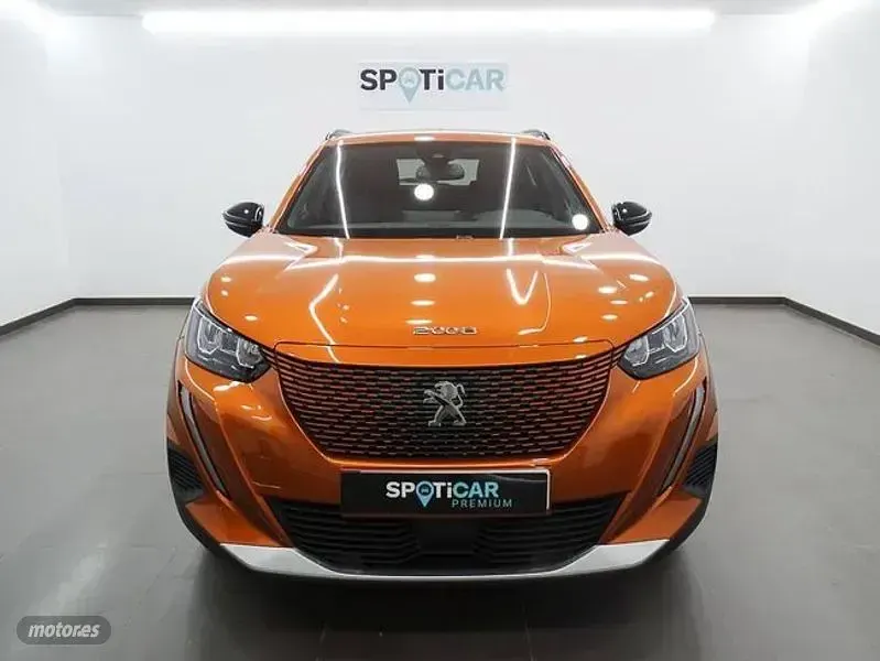 Usado Peugeot e-2008 Allure 100 kW (136 CV) 2023 Naranja SUV