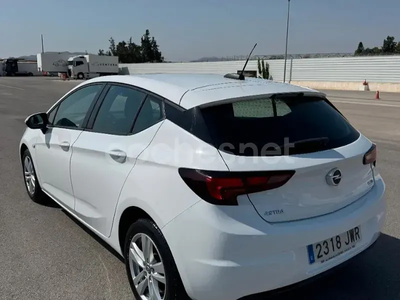 Usado Opel Astra Dynamic 110 CV (80 kW) 2016 Blanco Berlina