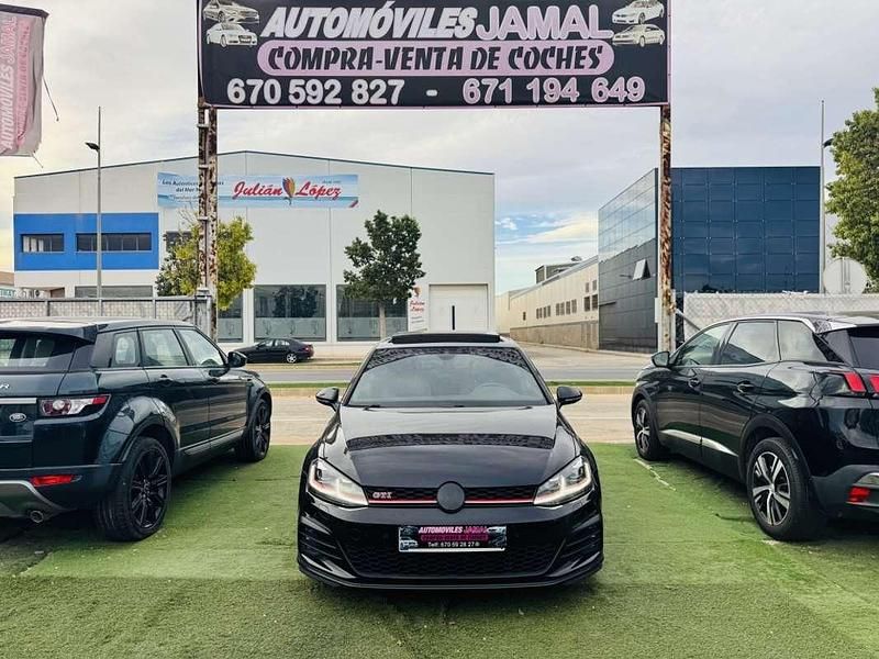 Usado VW Golf VII GTI 245 CV (180 kW) 2018 Negro Utilitario