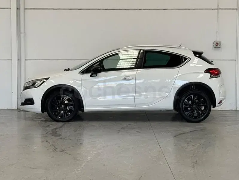Usado DS Automobiles DS4 Crossback Style 120 CV (88 kW) 2017 Blanco SUV