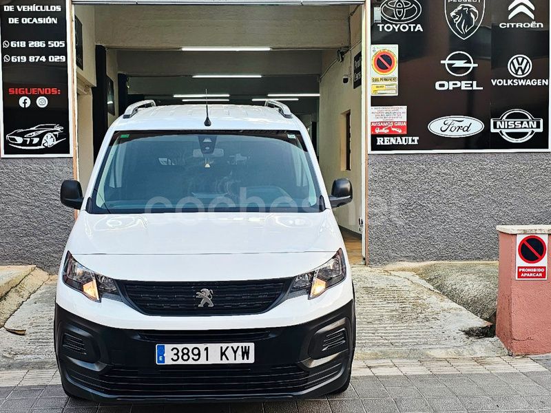 Usado Peugeot Rifter Access 100 CV (73 kW) 2019 Blanco Monovolumen
