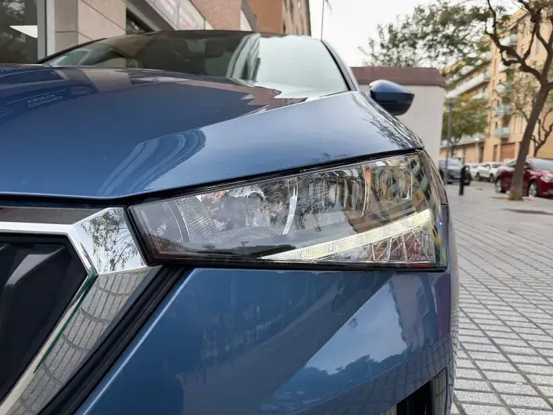 Usado Skoda Scala Active 115 CV (84 kW) 2019 Azul Utilitario