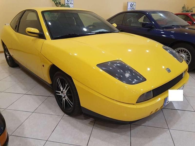 Usado Fiat Coupé 131 CV (96 kW) 1997 Amarillo Coupe
