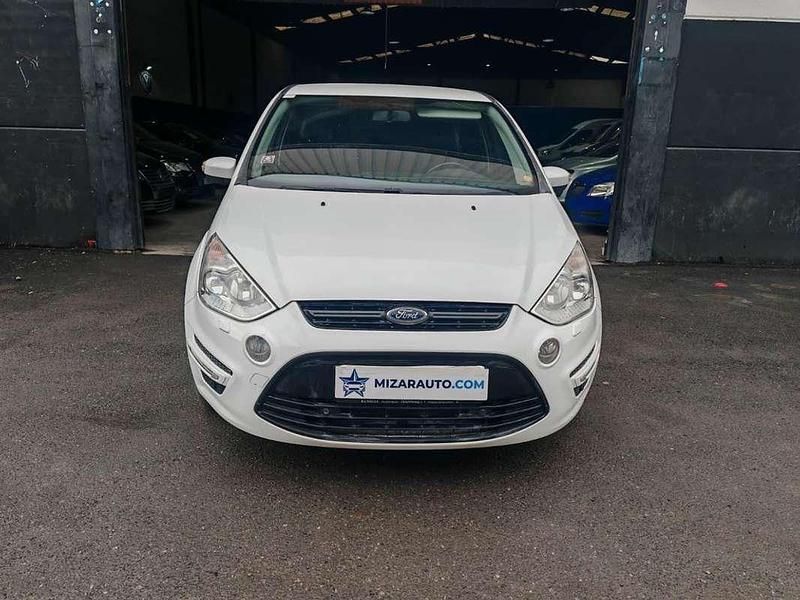 Usado Ford S-MAX Titanium 162 CV (119 kW) 2014 Blanco Monovolumen