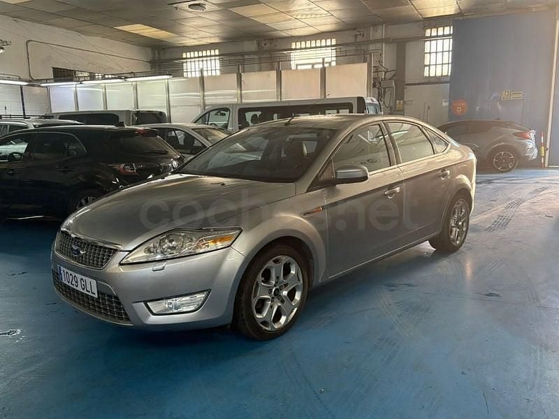 Usado Ford Mondeo Titanium 140 CV (102 kW) 2009 Gris / plata Berlina
