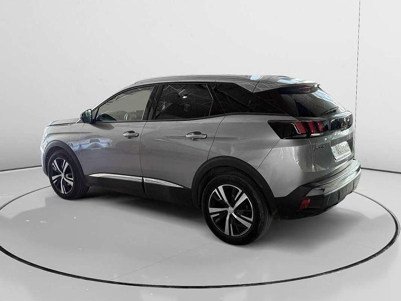 Usado Peugeot 3008 Allure 132 CV (97 kW) 2020 Gris SUV