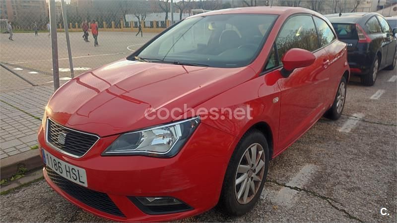 Usado Seat Ibiza SC Reference 90 CV (66 kW) 2012 Rojo Utilitario