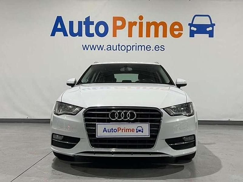 Usado Audi A3 Sportback Attraction 105 CV (77 kW) 2013 Blanco Utilitario