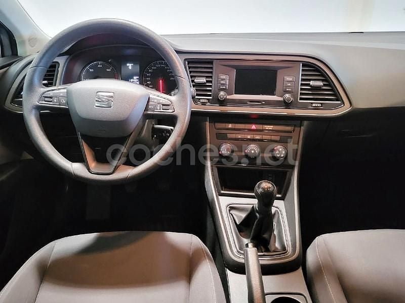 Usado Seat Leon Reference 115 CV (84 kW) 2017 Gris / plata Berlina