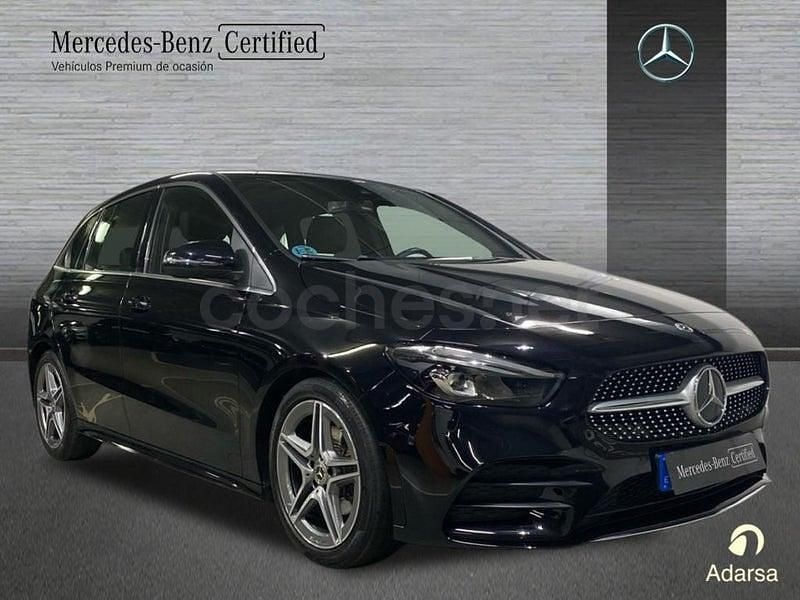 Usado Mercedes B180 AMG line 116 CV (85 kW) 2022 Negro cosmos Monovolumen