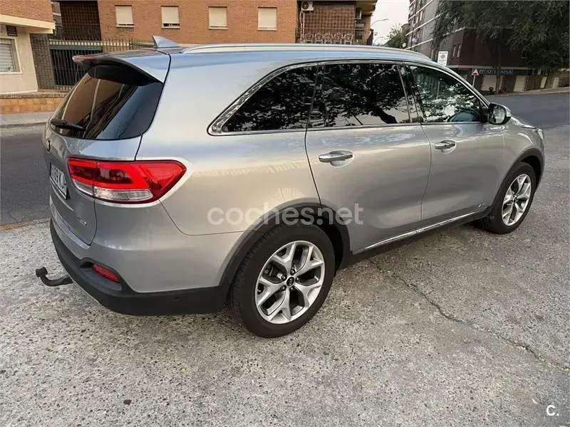 Usado Kia Sorento GT-Line 200 CV (147 kW) 2018 Gris / plata SUV