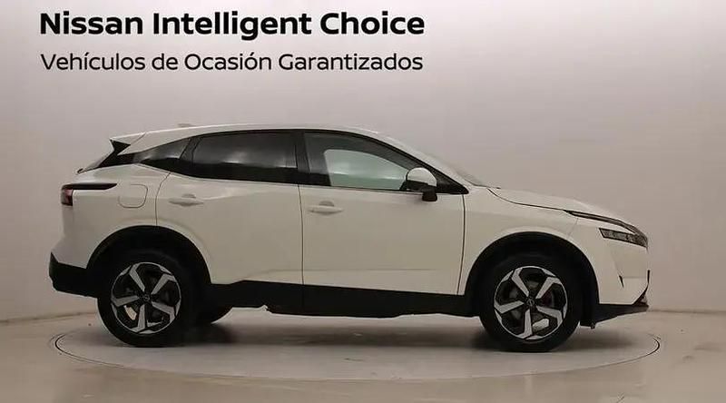 Usado Nissan Qashqai N-Connecta 140 CV (102 kW) 2023 Sapporo white (sólido) SUV