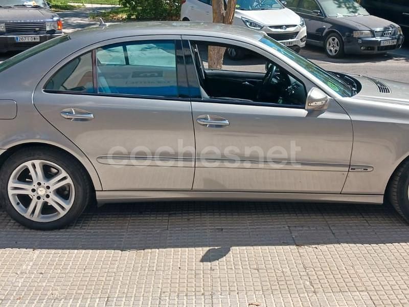 Beige Usado 2008 Mercedes E280 Avantgarde Berlina | 9980 € (Precio justo) - Imagen 1/4