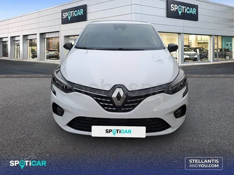 Usado Renault Clio V Techno 90 CV (66 kW) 2023 Gris / plata Berlina