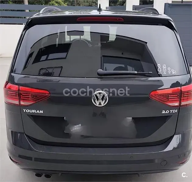 Usado VW Touran Advance 150 CV (110 kW) 2016 Negro Monovolumen