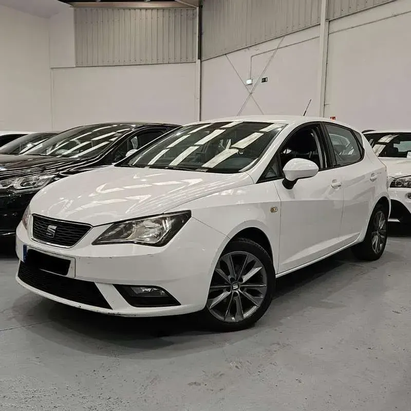Usado Seat Ibiza Style 90 CV (66 kW) 2014 Blanco Utilitario