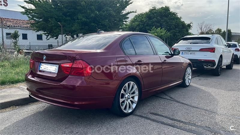 Usado BMW 318 143 CV (105 kW) 2011 Granate Berlina