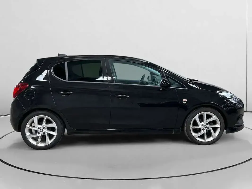 Usado Opel Corsa Selective 90 CV (66 kW) 2017 Negro Utilitario