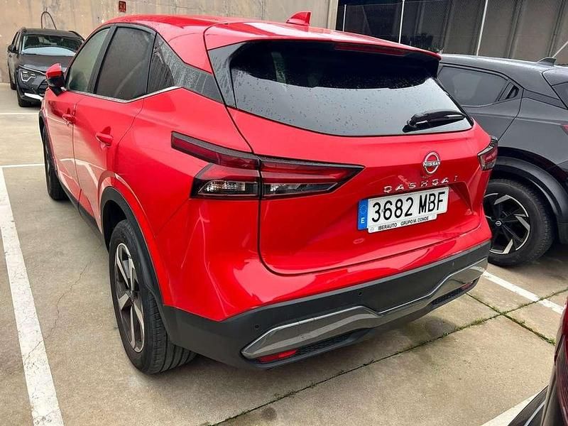Usado Nissan Qashqai N-Connecta 159 CV (116 kW) 2022 Rojo SUV