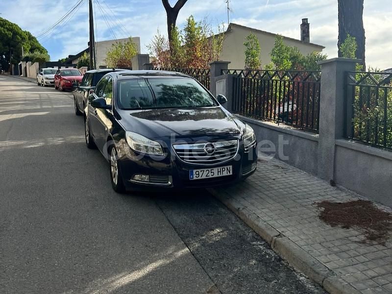Usado Opel Insignia Selective 130 CV (95 kW) 2012 Violeta / lila Berlina