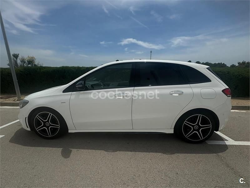 Usado Mercedes B200 150 CV (110 kW) 2021 Blanco Monovolumen